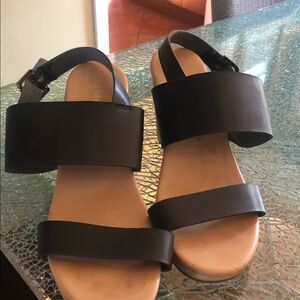 Old Navy Black Wide Strap Sandals